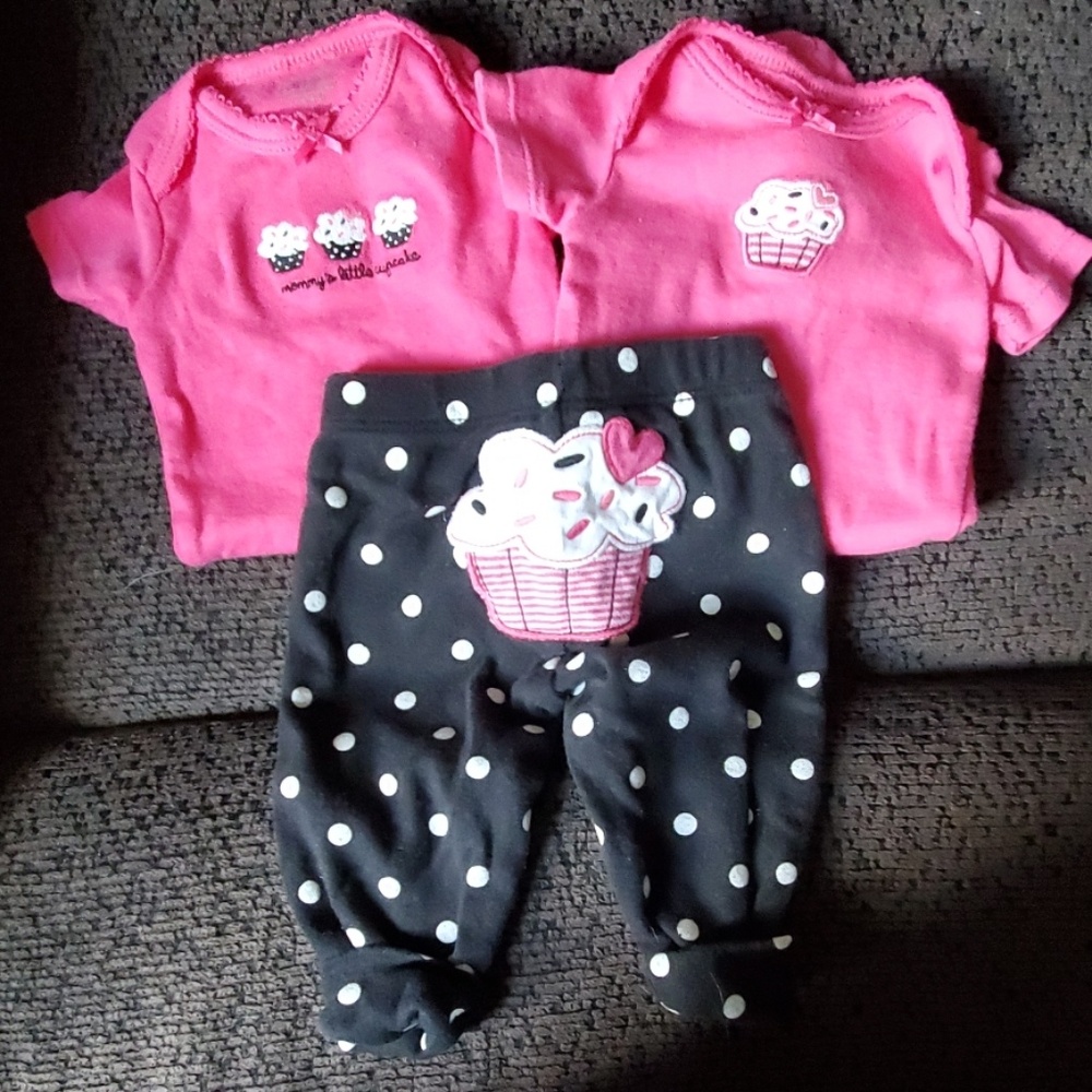 3/$15 Newborn cupcake outfit